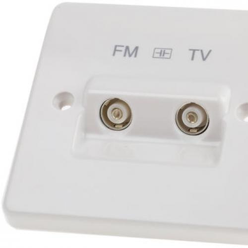 MK K3522WHI TV/FM socket c/w diplexer