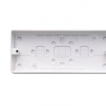 MK K2185WHI 3G 32mm PVC surface box