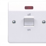 MK K5105WHI 32A DP switch with neon (small)